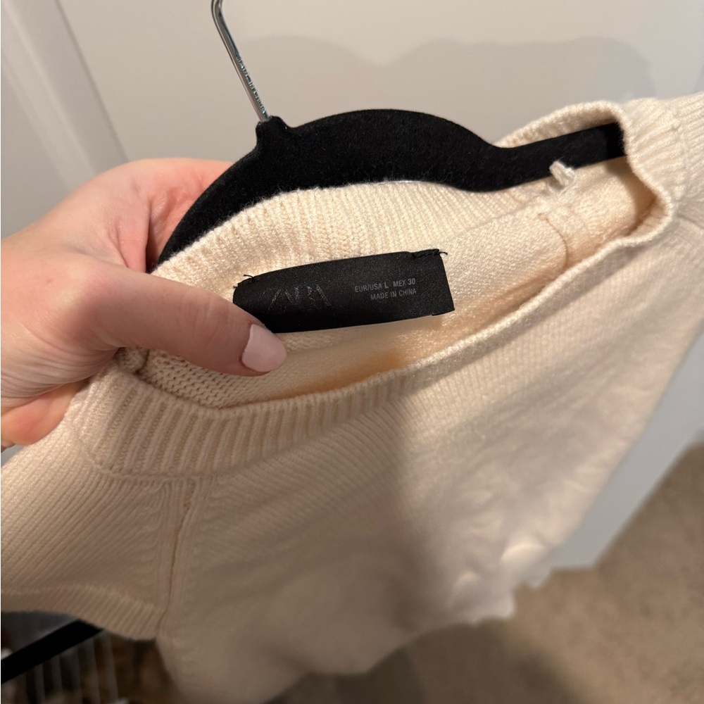 Large (fits like a small) sweater cropped top